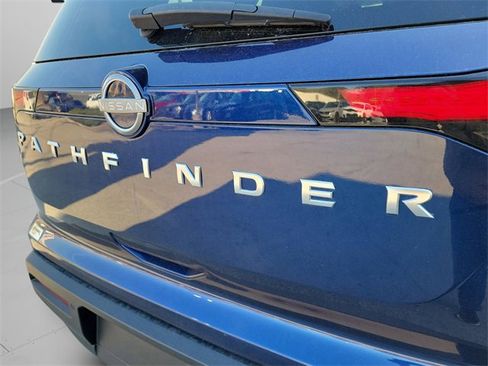 Used 2025 Nissan Pathfinder SV image 36