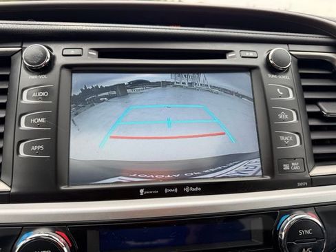 Used 2017 Toyota Highlander XLE image 27