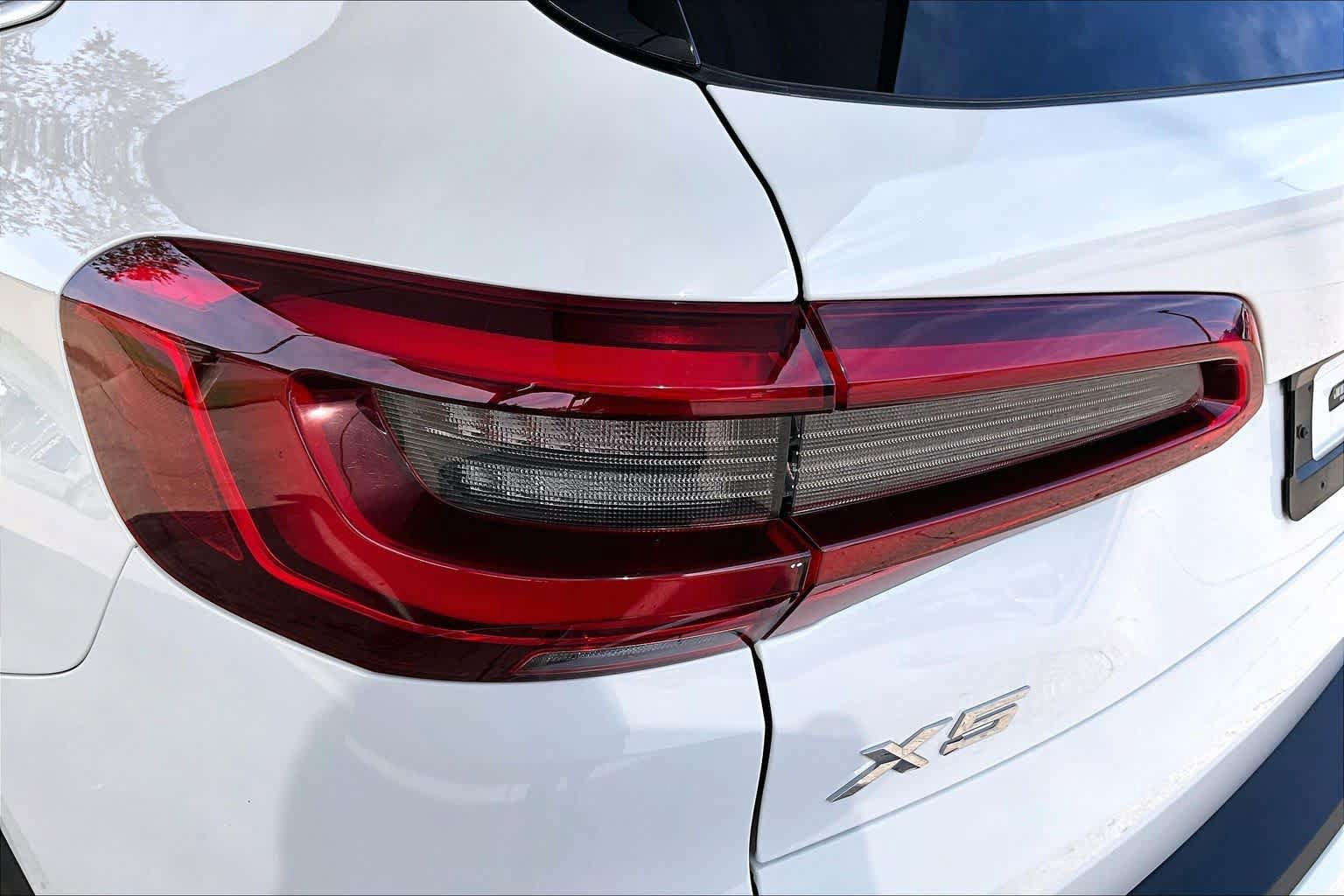 Used 2020 BMW X5 xDrive40i w/ Premium Package AWD/4WD image 29