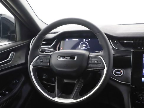 Used 2024 Jeep Grand Cherokee Altitude image 14