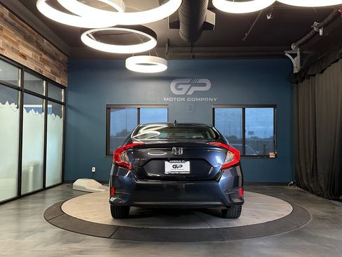 Used 2017 Honda Civic EX image 4