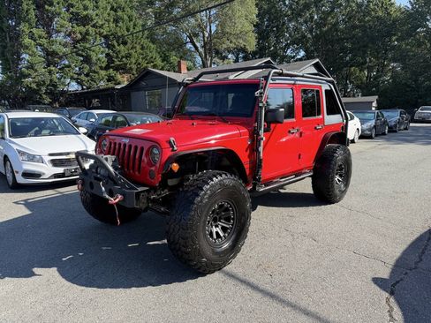 Used 2015 Jeep Wrangler Unlimited Sport w/ Max Tow Package AWD/4WD image 2