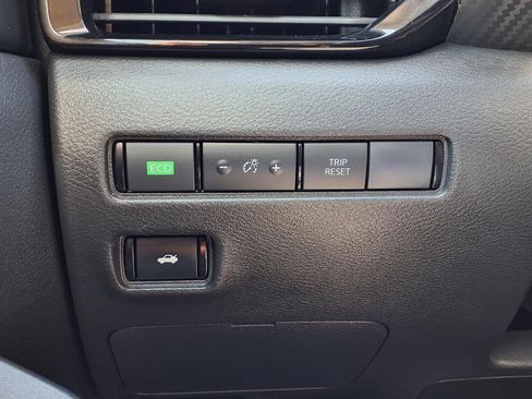 Used 2024 Nissan Sentra SV FWD image 22