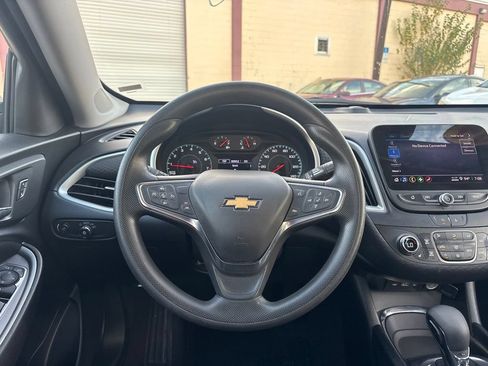 Used 2024 Chevrolet Malibu LT FWD image 18