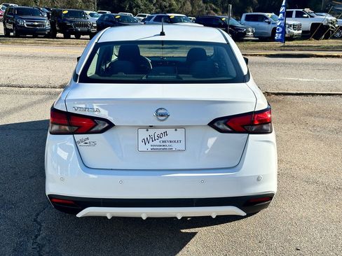 Used 2020 Nissan Versa S image 3