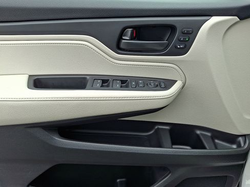 Certified 2026 Honda Odyssey EX-L image 9
