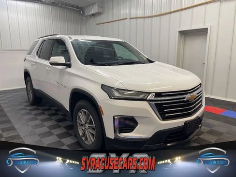 Used 2023 Chevrolet Traverse LT image 1
