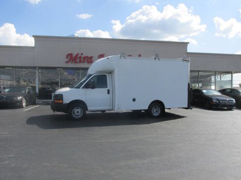 Used 2014 Chevrolet Express 3500 image 3