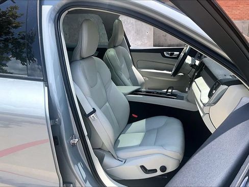 Certified 2024 Volvo XC60 B5 Plus w/ Protection Package Premier AWD/4WD image 10