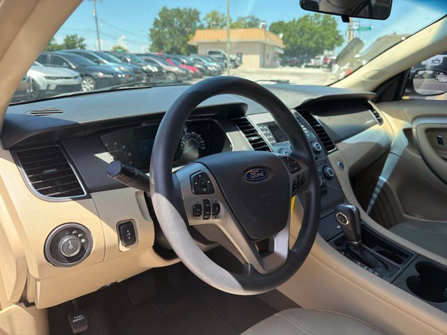 Used 2018 Ford Taurus SE FWD image 11