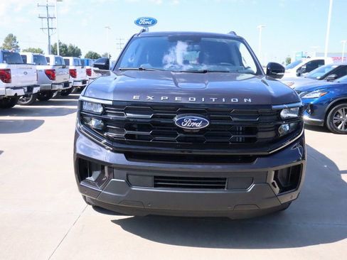 New 2025 Ford Expedition Active image 10