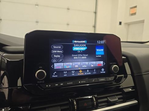 Used 2025 Nissan Pathfinder SV AWD/4WD image 24