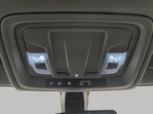 Used 2019 GMC Sierra 1500 Elevation w/ X31 Off-Road Package AWD/4WD image 18