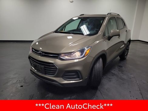 Used 2021 Chevrolet Trax LT w/ Sport Edition image 4