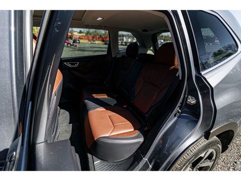 Used 2022 Subaru Forester Touring image 15