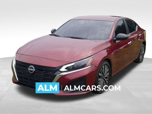 Used 2024 Nissan Altima 2.5 SV FWD image 1