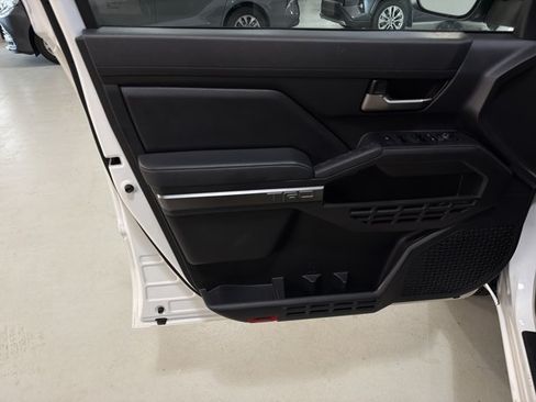 Used 2025 Toyota Tacoma TRD Off-Road AWD/4WD image 17