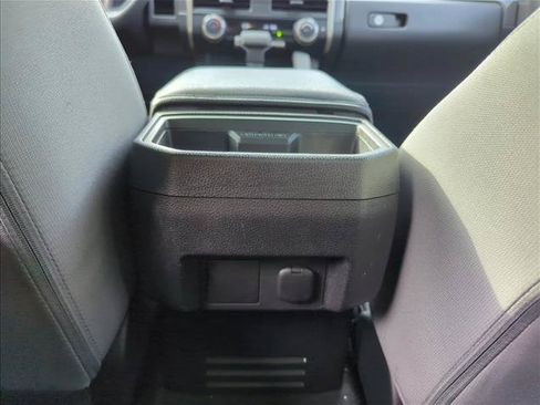 Used 2025 Toyota Tacoma TRD Sport AWD/4WD image 21