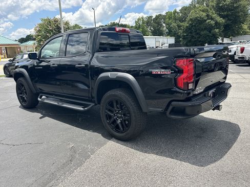 Used 2025 Chevrolet Colorado Trail Boss AWD/4WD image 6