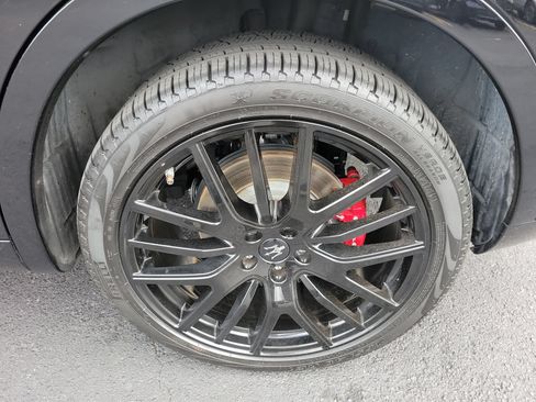 Used 2019 Maserati Levante AWD/4WD image 37