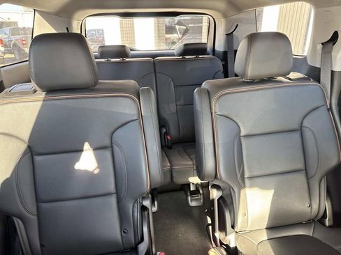 Used 2023 GMC Acadia AT4 w/ Technology Package image 12