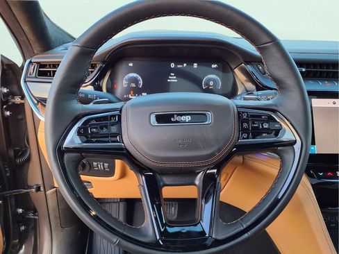 New 2026 Jeep Grand Cherokee Summit w/ Obsidian Package AWD/4WD image 19