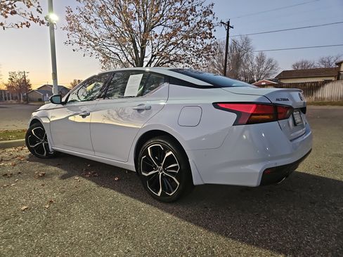 Used 2024 Nissan Altima 2.5 SR w/ SR Premium Package image 4