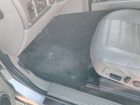 Used 2003 HUMMER H2 w/ Preferred Equipment Group image 34