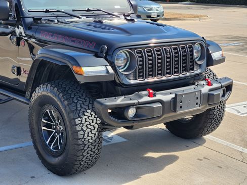 Used 2024 Jeep Wrangler Unlimited Rubicon image 7