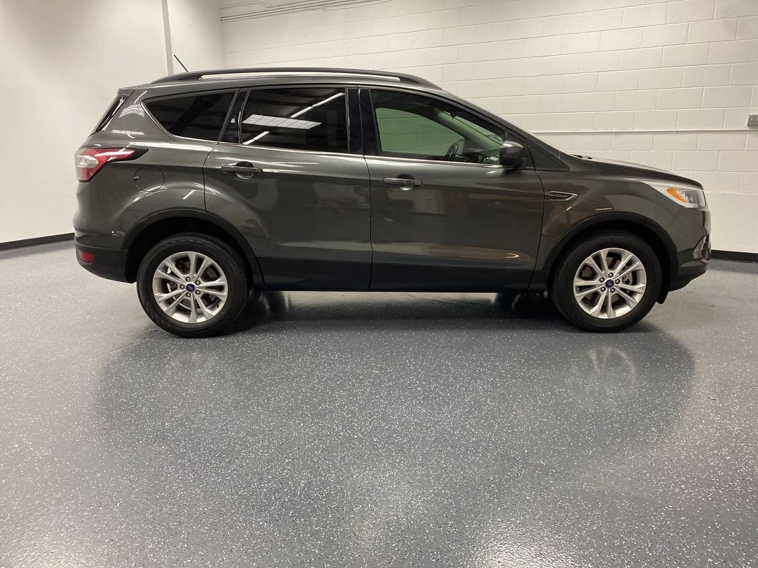 Used 2018 Ford Escape SEL AWD/4WD image 3