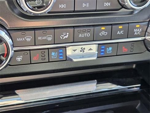 Certified 2025 Ford F250 Lariat w/ Lariat Ultimate Package image 25