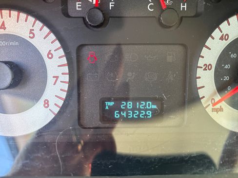 Used 2010 MAZDA Tribute i Sport image 12