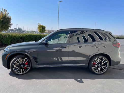 New 2026 BMW X5 M60i w/ Executive Package image 3