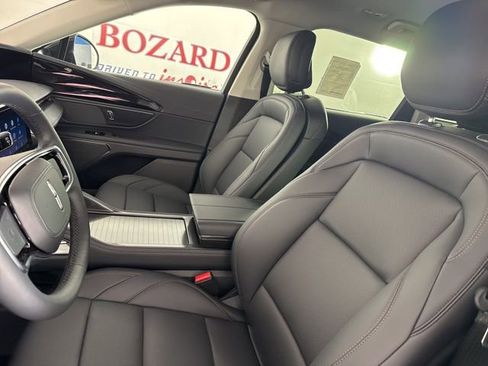 New 2026 Lincoln Nautilus Premier image 13