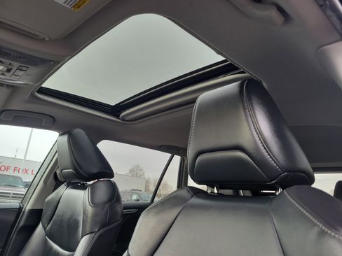 Used 2020 Toyota RAV4 XLE Premium image 17