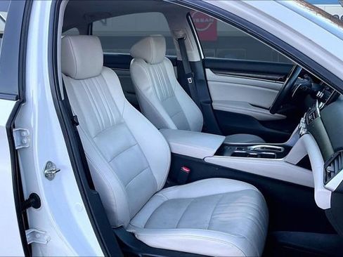 Used 2019 Honda Accord Touring image 26