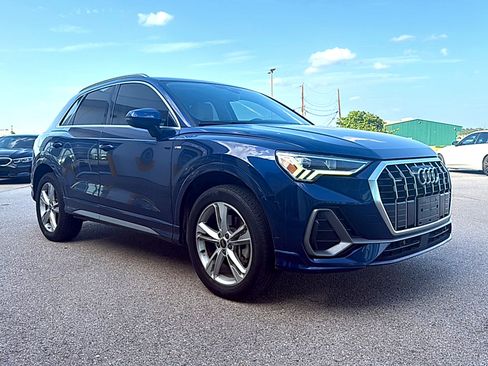 Used 2023 Audi Q3 2.0T Premium Plus w/ Premium Plus Package AWD/4WD image 3