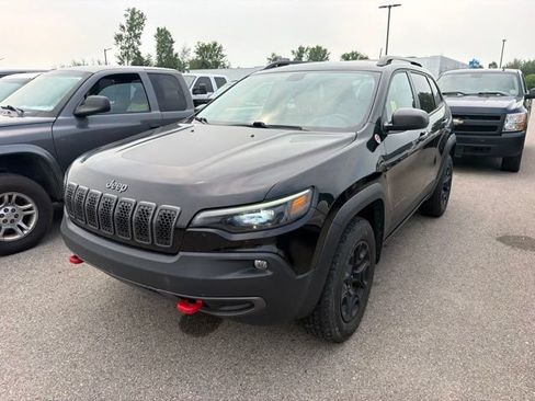 Used 2020 Jeep Cherokee Trailhawk w/ Cold Weather Group AWD/4WD image 3