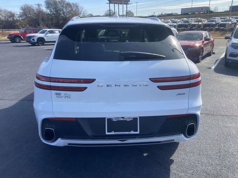 Used 2023 Genesis GV70 2.5T w/ Select Package image 8
