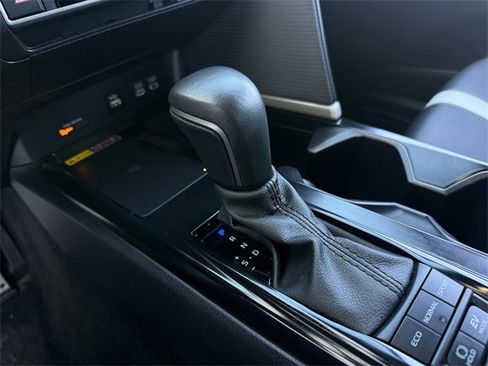 Used 2025 Toyota Camry SE image 20