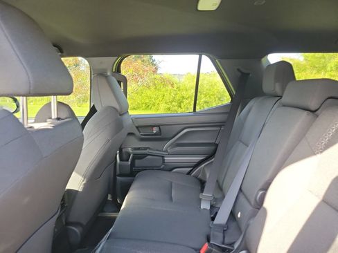 New 2026 Toyota 4Runner SR5 AWD/4WD image 24