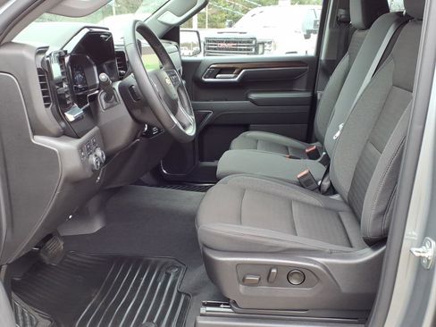 Used 2025 Chevrolet Silverado 1500 LT AWD/4WD image 6