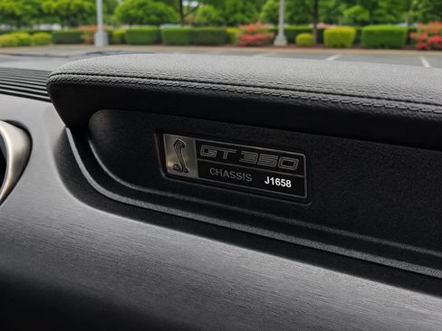 Used 2018 Ford Mustang Shelby GT350 w/ Electronics Package RWD image 19