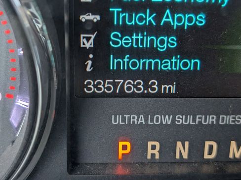 Used 2012 Ford F250 Lariat w/ Lariat Interior Pkg image 9