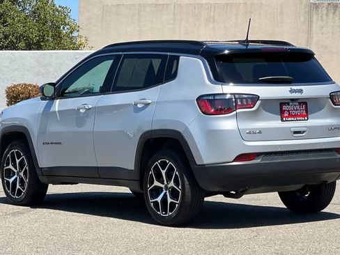 Used 2025 Jeep Compass Limited AWD/4WD image 7