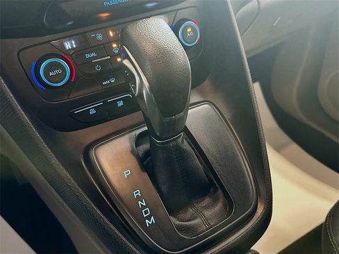 Used 2019 Ford Transit Connect XLT image 15