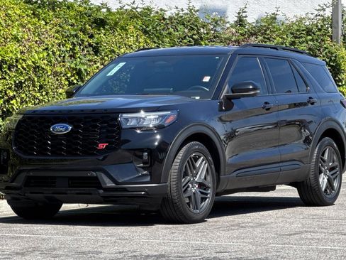 Used 2025 Ford Explorer ST AWD/4WD image 10