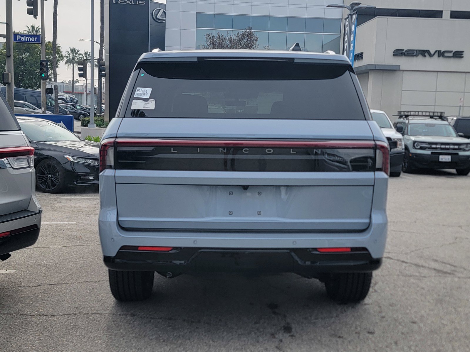 New 2025 Lincoln Navigator Reserve AWD/4WD image 5