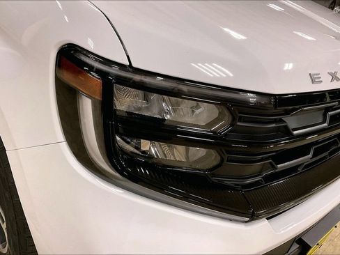 Certified 2025 Ford Expedition Active AWD/4WD image 28