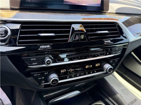 Used 2019 BMW 540i w/ Convenience Package RWD image 44